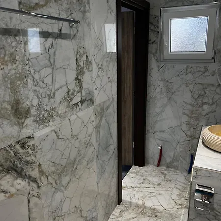 Firstline 1o Floor Χανιώτη