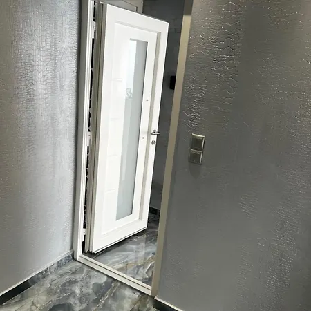 Firstline 1o Floor